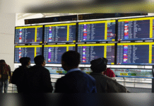 Technical hitch in Delhi Airport, 300 flights postponed Technical hitch in Delhi Airport, 300 flights postponed