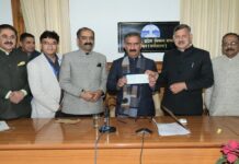HIMUDA Contributes Cheque of Rs. 11 Lakh Towards Mukhyamantri Sukh Aashray Kosh HIMUDA Contributes Cheque of Rs. 11 Lakh Towards Mukhyamantri Sukh Aashray Kosh