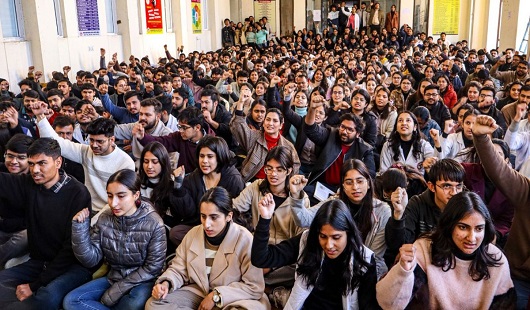 Himachal Resident Doctors Call Off Strike After CM Assures Review of Termination Himachal Resident Doctors Call Off Strike After CM Assures Review of Termination